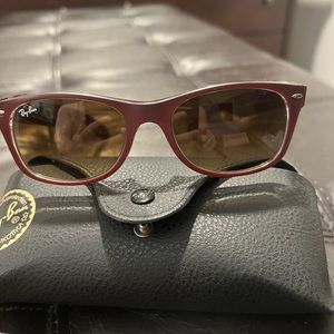 NWOT Ray Ban Wayfarer Women Sunglasses Featuring Gorgeous Plum Colored Frame.
